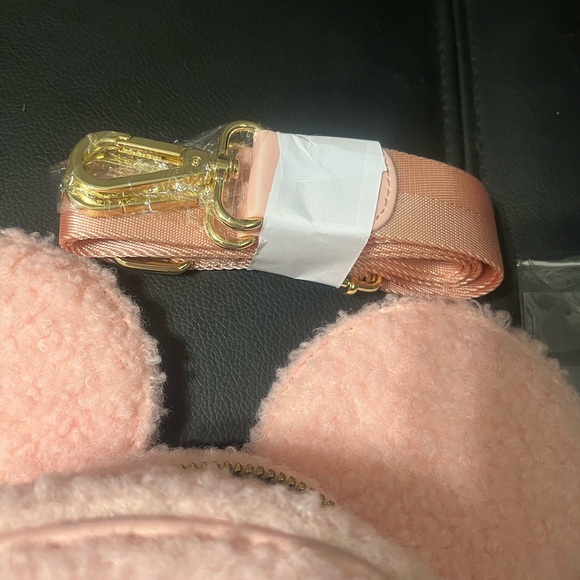 NWT Stoney Clover Lane X Minnie Sherpa crossbody- make an offer - Picture 4 of 9